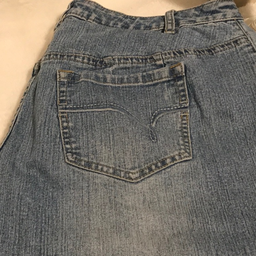 Jeans - Picture 3 of 3